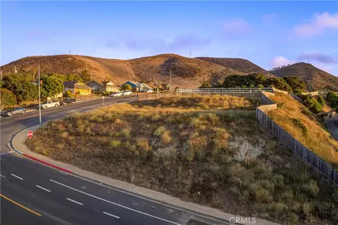 209 S 7th St, Lompoc, CA 93436