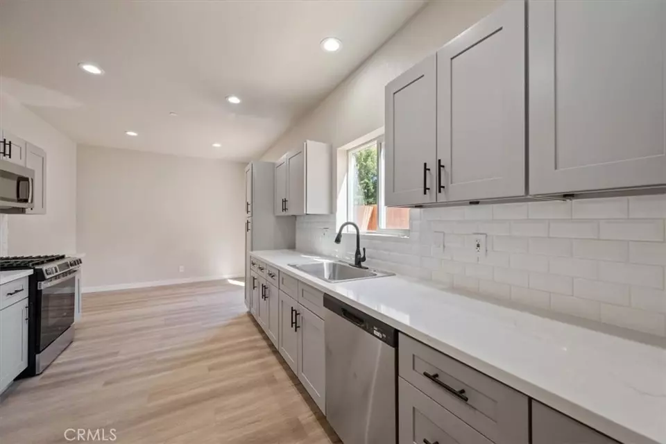 Entry Way - 8393 Amapoa, Atascadero, CA 93422 photo 1 of 4