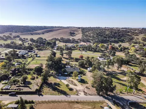 View/Area - 5920 Lone Pine Pl, Paso Robles, CA 93446 photo 2 of 4