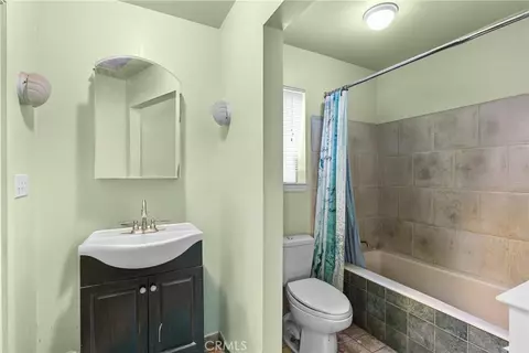 Bath - 5920 Lone Pine Pl, Paso Robles, CA 93446 photo 1 of 3