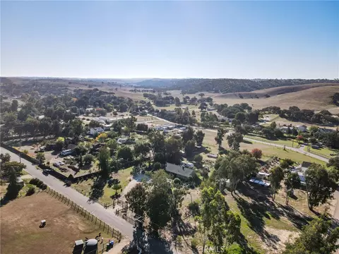 View/Area - 5920 Lone Pine Pl, Paso Robles, CA 93446 photo 3 of 4