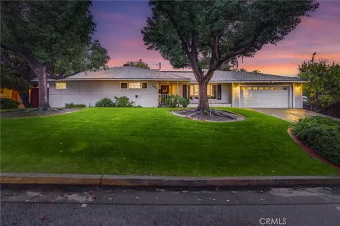 1811 Country Clb, Bakersfield, CA 93306