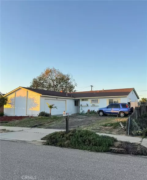 883 Millstone Ave, Santa Maria, CA 93455