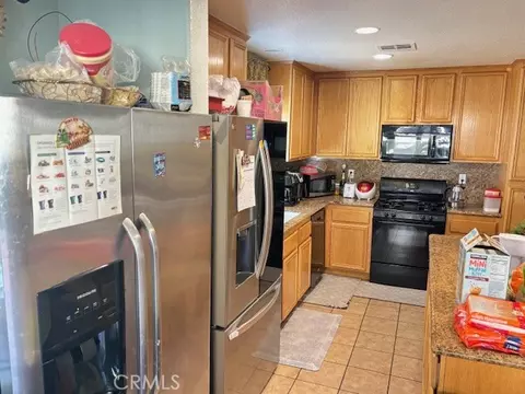 Kitchen - 3609 Cobb, Lancaster, CA 93535 photo 2 of 4