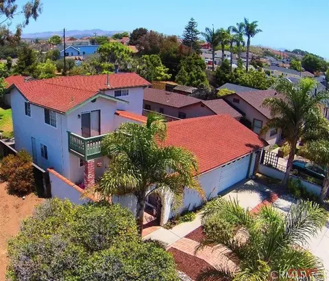 1135 Saratoga Ave, Grover Beach, CA 93433