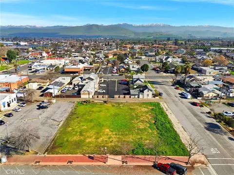 190 S Elmwood Ave, Lindsay, CA 93247