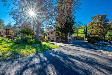 Exterior - 616 Jackson Dr, Paso Robles, CA 93446 photo 3 of 18