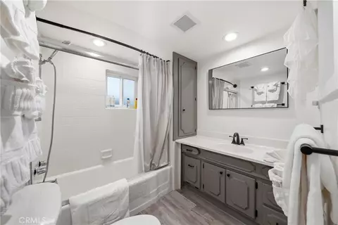 Bath - 2873 2871 Studio Dr, Cayucos, CA 93430 photo 1 of 5