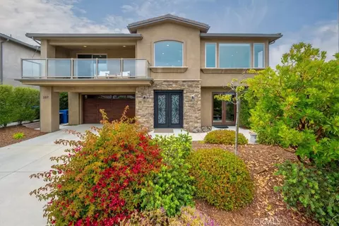 207 Princessa Ln, Pismo Beach, CA 93449
