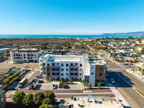 402 W Grand Ave #301, Grover Beach, CA 93433