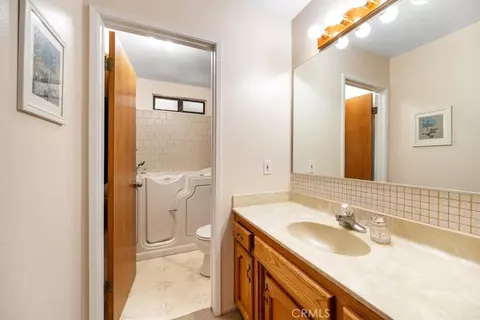 Bath - 834 Nicklaus, Paso Robles, CA 93446 photo 1 of 3