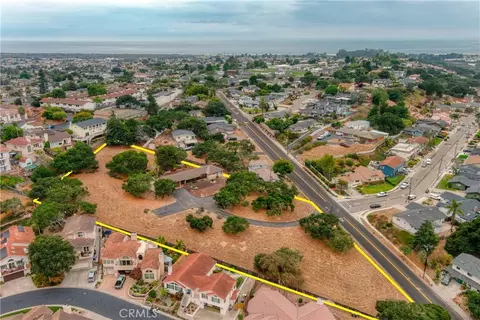 910 N 12th St, Grover Beach, CA 93433