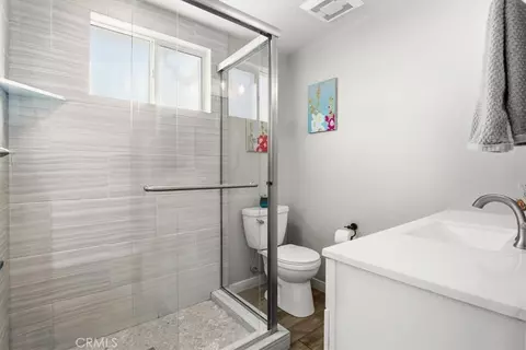 Bath - 143 Vine, Paso Robles, CA 93446 photo 7 of 8
