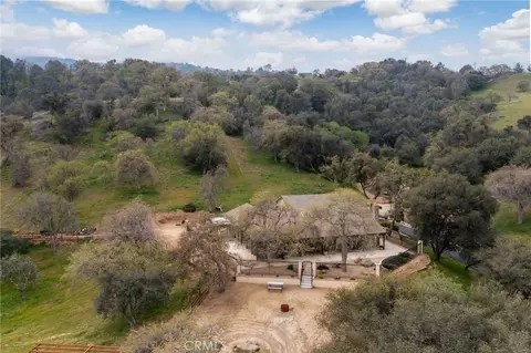 29501 Hart Oaks Dr, Keene, CA 93531