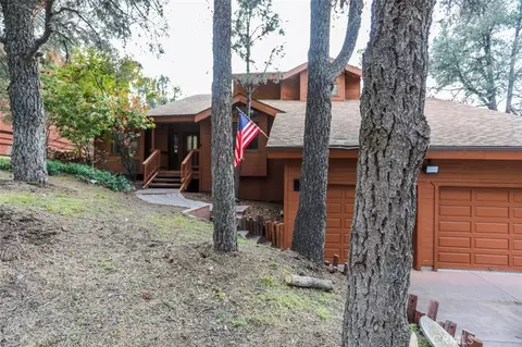 2701 Hillcrest Ct, Frazier Park, CA 93225