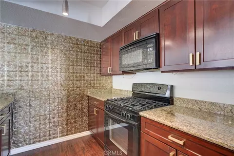 Kitchen - 1213 Iris Ct, Lompoc, CA 93436 photo 3 of 4