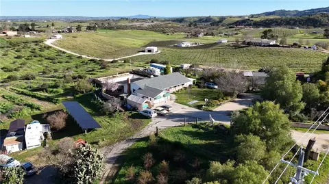 5770 Vista Serrano, Paso Robles, CA 93446 photo 2