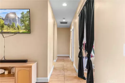 Entry Way - 26820 Stirrup, Tehachapi, CA 93561 photo 4 of 5