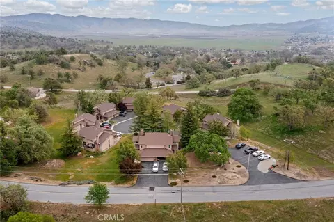 View/Area - 18520 Glenview Ct, Tehachapi, CA 93561 photo 2 of 5