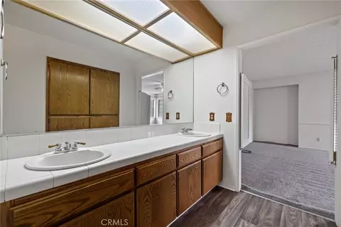 Bath - 18520 Glenview Ct, Tehachapi, CA 93561 photo 6 of 6