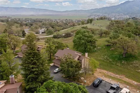 View/Area - 18520 Glenview Ct, Tehachapi, CA 93561 photo 1 of 5
