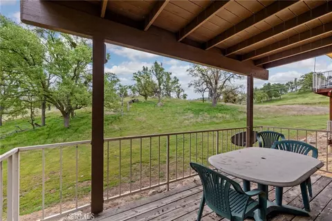 Exterior - 18520 Glenview Ct, Tehachapi, CA 93561 photo 5 of 8