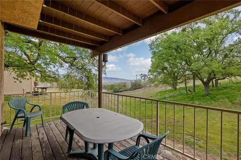 Exterior - 18520 Glenview Ct, Tehachapi, CA 93561 photo 4 of 8