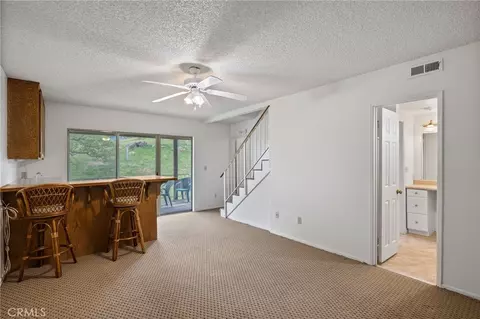 Living - 18520 Glenview Ct, Tehachapi, CA 93561 photo 6 of 8