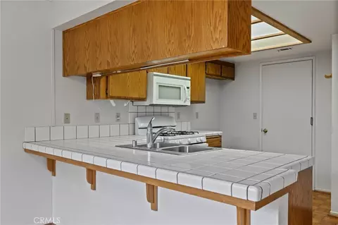 Kitchen - 18520 Glenview Ct, Tehachapi, CA 93561 photo 1 of 6