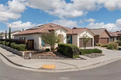 9500 Laurelwood Ct, Shafter, CA 93263