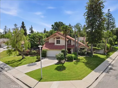 9613 Red Oak Ct, Bakersfield, CA 93311
