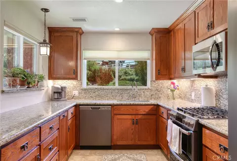 Kitchen - 435 Eucalyptus Rd, Nipomo, CA 93444 photo 2 of 5