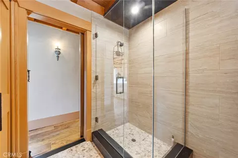 Bath - 27241 Deertrail Dr, Tehachapi, CA 93561 photo 2 of 7