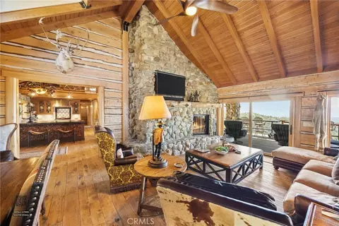 Living - 27241 Deertrail Dr, Tehachapi, CA 93561 photo 7 of 12
