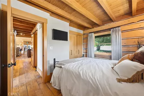 Bedroom - 27241 Deertrail Dr, Tehachapi, CA 93561 photo 3 of 7