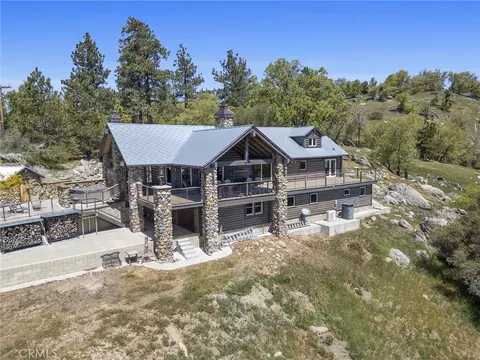 Exterior - 27241 Deertrail Dr, Tehachapi, CA 93561 photo 2 of 20