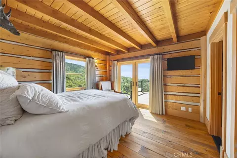 Bedroom - 27241 Deertrail Dr, Tehachapi, CA 93561 photo 5 of 7