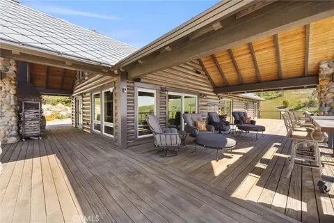 Exterior - 27241 Deertrail Dr, Tehachapi, CA 93561 photo 9 of 20