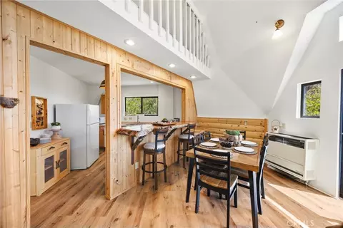 Dining - 27241 Deertrail Dr, Tehachapi, CA 93561 photo 2 of 4