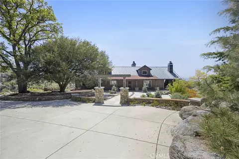 Exterior - 27241 Deertrail Dr, Tehachapi, CA 93561 photo 7 of 22