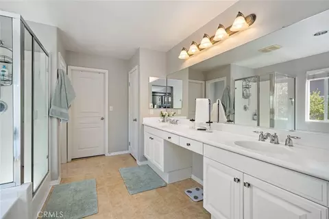 Bath - 902 Larable Ct, Paso Robles, CA 93446 photo 2 of 5