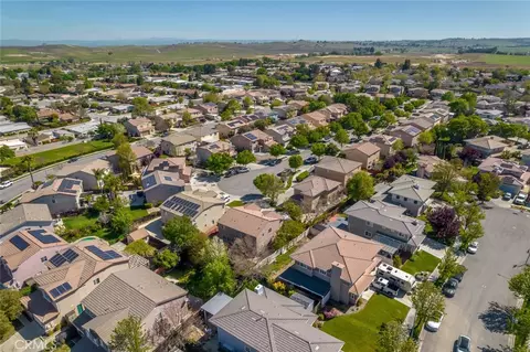 View/Area - 902 Larable Ct, Paso Robles, CA 93446 photo 4 of 5