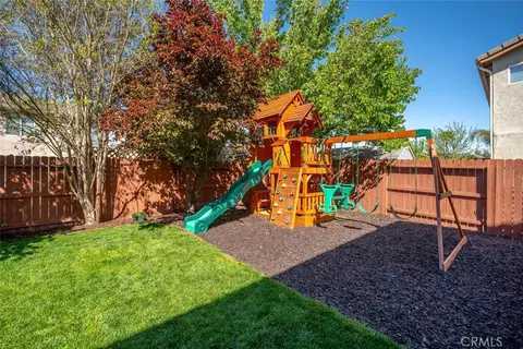Exterior - 902 Larable Ct, Paso Robles, CA 93446 photo 3 of 9