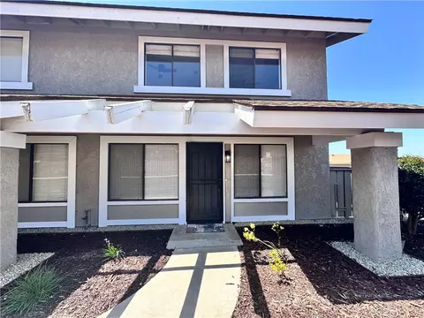 1153 Sumner Pl #D, Santa Maria, CA 93455