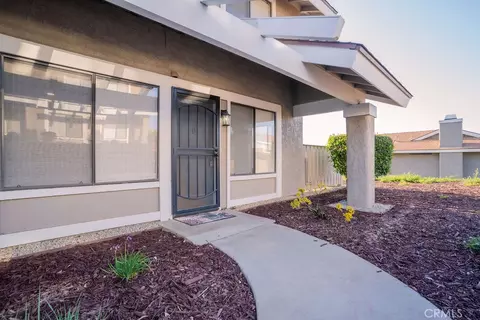 1153 Sumner Pl #D, Santa Maria, CA 93455
