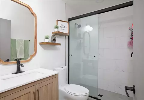 Bath - 1041 Evergreen Way, Nipomo, CA 93444 photo 1 of 2
