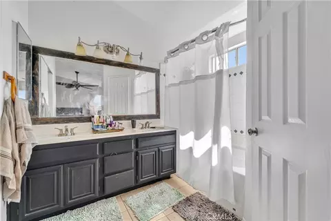 Bath - 43903 5th E, Lancaster, CA 93535 photo 4 of 4