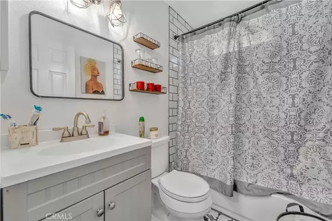 Bath - 43903 5th E, Lancaster, CA 93535 photo 1 of 4