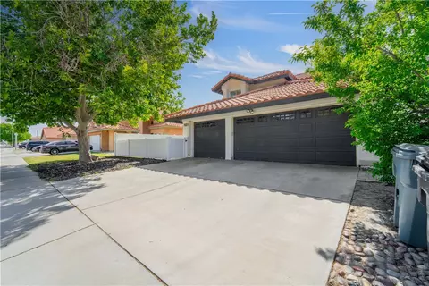 Exterior - 43903 5th E, Lancaster, CA 93535 photo 2 of 9