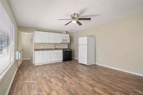 Living - 3505 Spring St, Paso Robles, CA 93446 photo 2 of 7